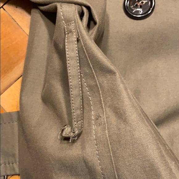 Men’s Burberry Trench Coat - Picture 8 of 8